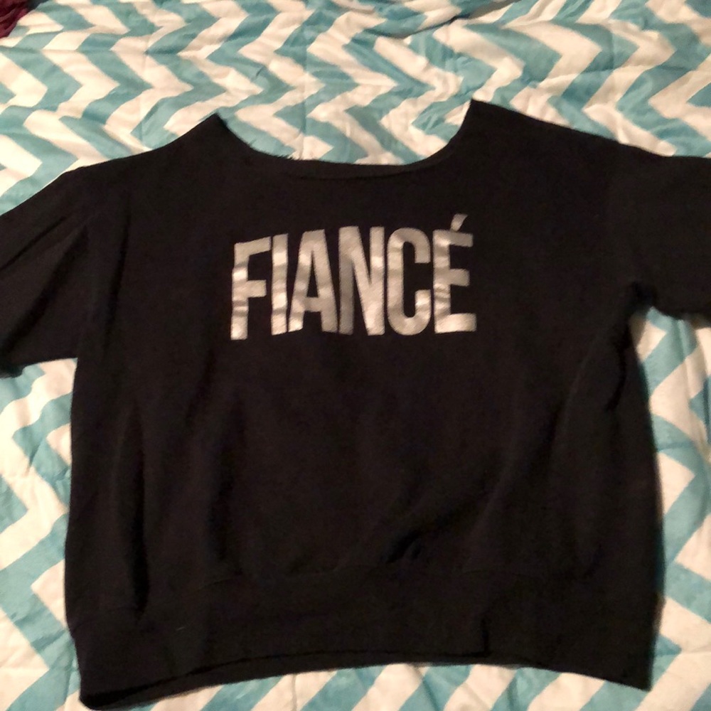 Women’s L fiancé scoop neck sweatshirt